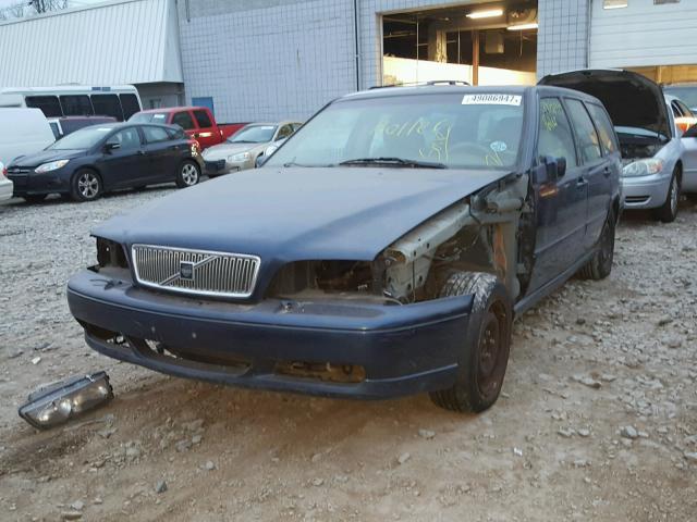 YV1LW5375W2395849 - 1998 VOLVO V70 T5 TUR BLUE photo 2