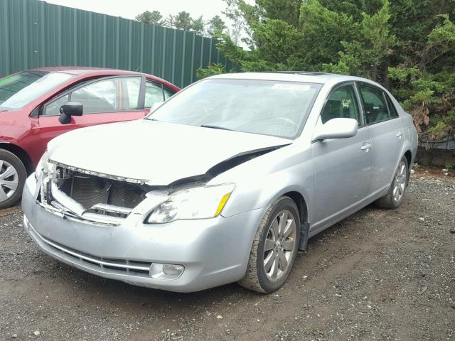 4T1BK36B55U021306 - 2005 TOYOTA AVALON XL SILVER photo 2