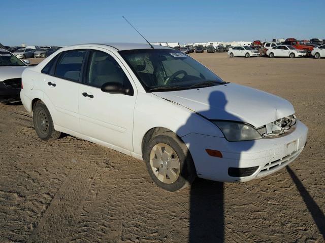 1FAFP34N56W126072 - 2006 FORD FOCUS ZX4 WHITE photo 1