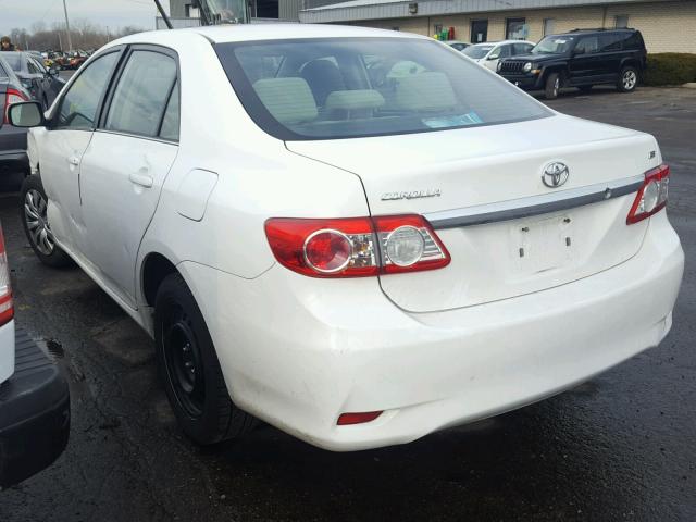 2T1BU4EE4DC050081 - 2013 TOYOTA COROLLA BA WHITE photo 3