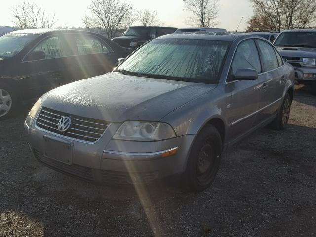 WVWPD63B32P366497 - 2002 VOLKSWAGEN PASSAT GLS SILVER photo 2