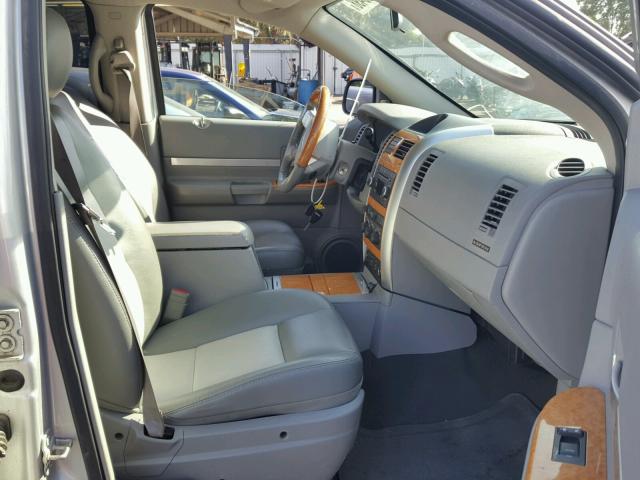 1A8HX58288F134631 - 2008 CHRYSLER ASPEN LIMI SILVER photo 5