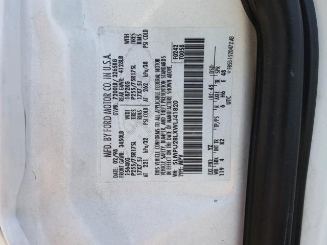 5LMPU28LXWLJ41820 - 1998 LINCOLN NAVIGATOR Biały zdjęcie 10