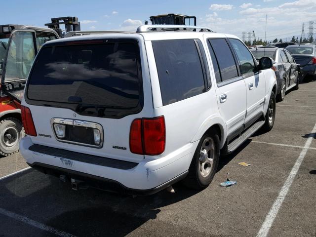 5LMPU28LXWLJ41820 - 1998 LINCOLN NAVIGATOR Biały zdjęcie 4