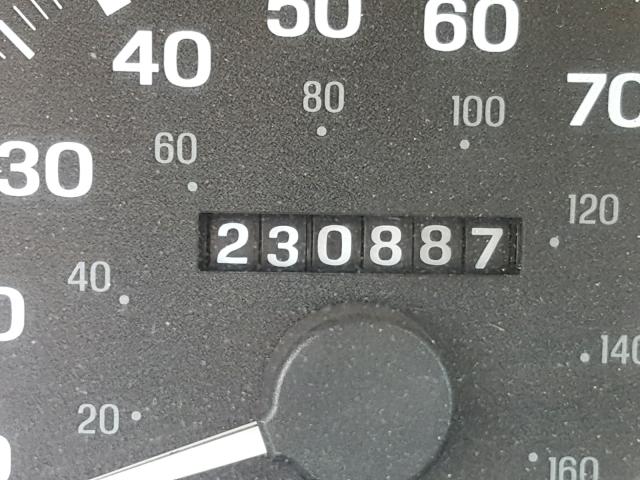 5LMPU28LXWLJ41820 - 1998 LINCOLN NAVIGATOR Biały zdjęcie 8