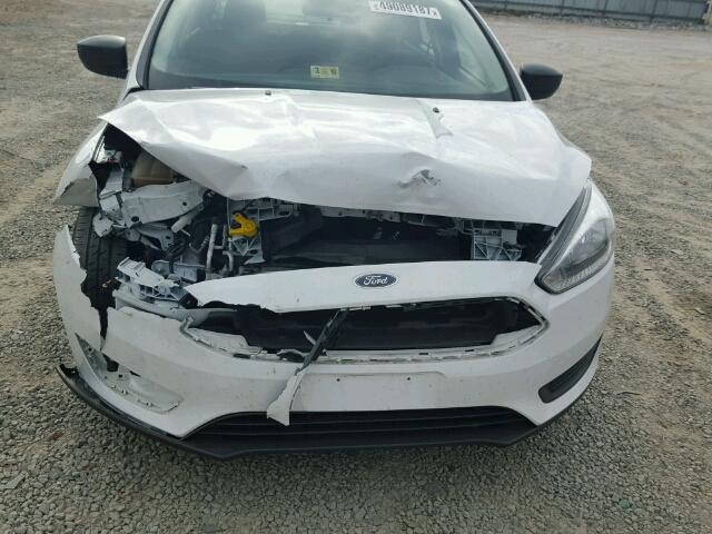 1FADP3E22GL266627 - 2016 FORD FOCUS S WHITE photo 9