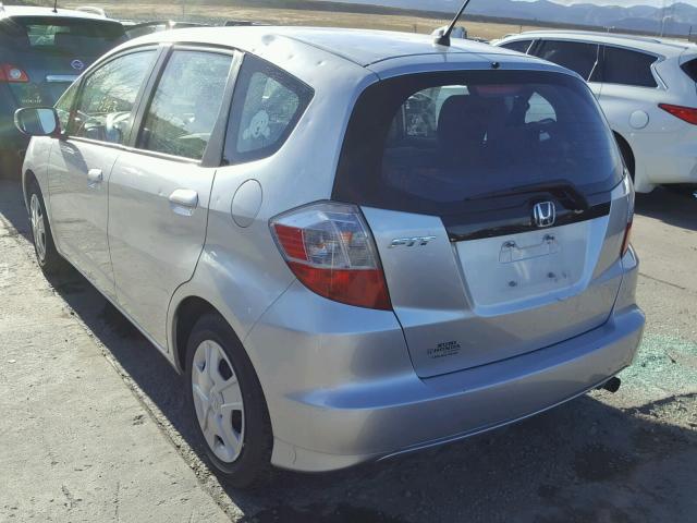 JHMGE8H3XDC031093 - 2013 HONDA FIT SILVER photo 3