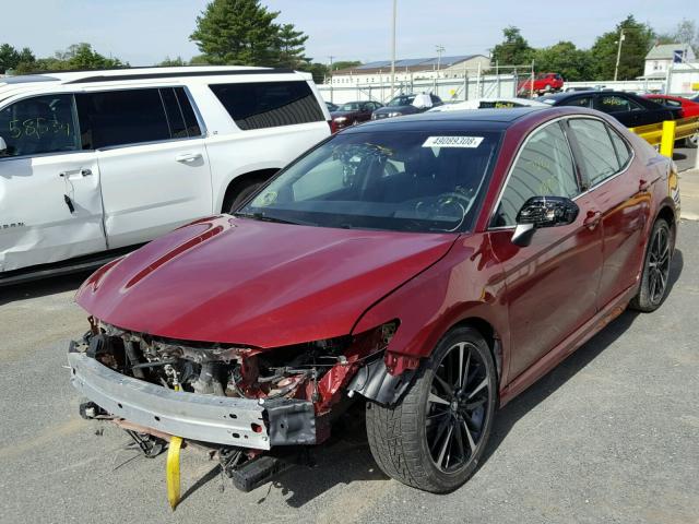 4T1BZ1HK2JU500760 - 2018 TOYOTA CAMRY XSE BURGUNDY photo 2