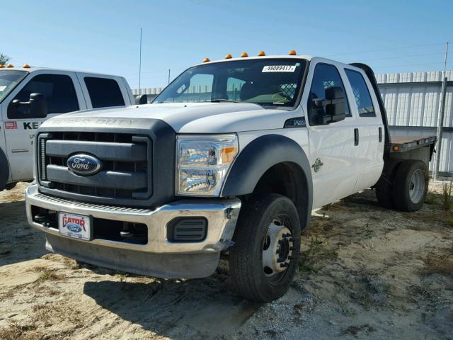 1FD0W5HT2CEC17207 - 2012 FORD F550 SUPER WHITE photo 2