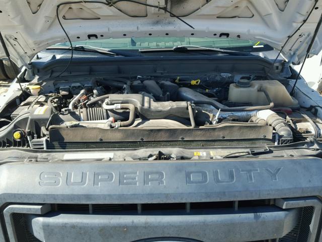 1FD0W5HT2CEC17207 - 2012 FORD F550 SUPER WHITE photo 7