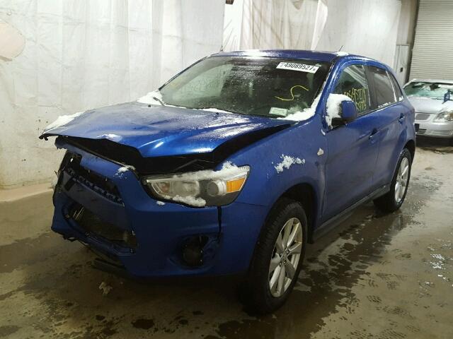 4A4AP3AU3FE010030 - 2015 MITSUBISHI OUTLANDER BLUE photo 2