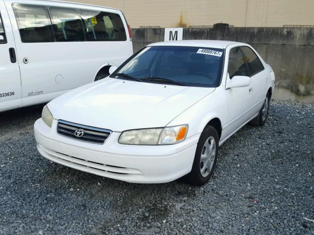 4T1BG22K71U867724 - 2001 TOYOTA CAMRY CE WHITE photo 2