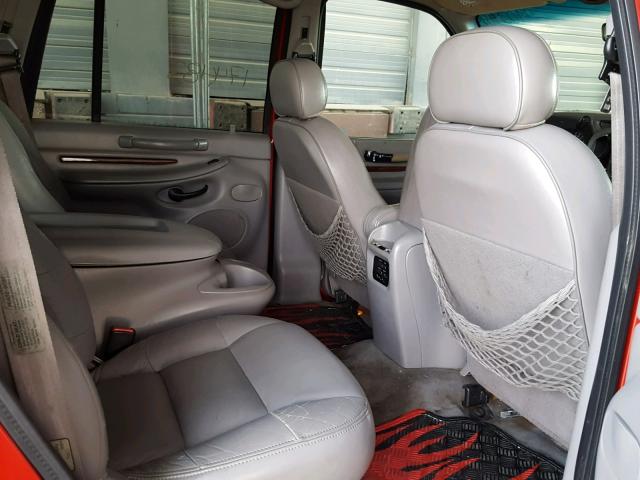 5LMEU27L1WLJ04616 - 1998 LINCOLN NAVIGATOR Czerwony zdjęcie 6