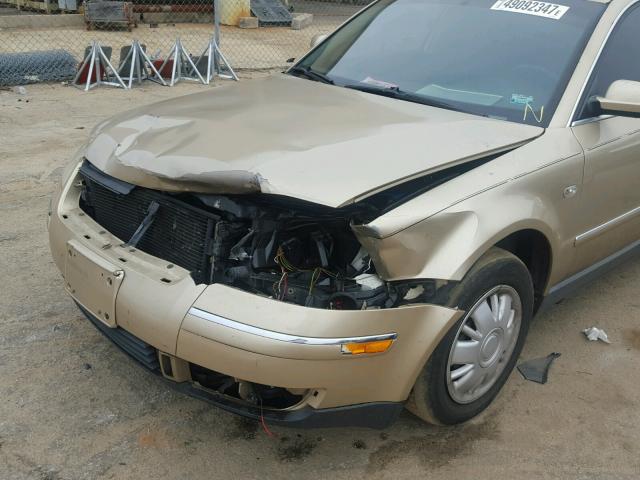 WVWMD63B43P267983 - 2003 VOLKSWAGEN PASSAT GL GOLD photo 9