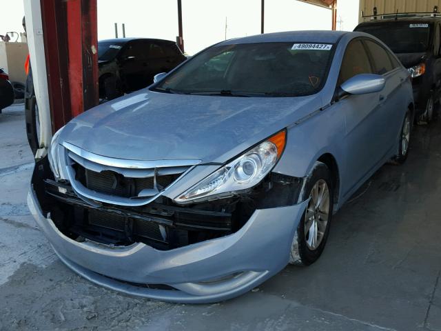 5NPEB4AC7DH617341 - 2013 HYUNDAI SONATA GLS SILVER photo 2