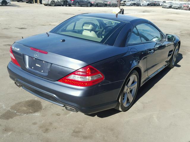 WDBSK71F49F142892 - 2009 MERCEDES-BENZ SL 550 GRAY photo 4