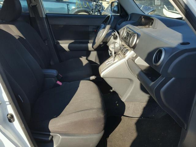 JTLKE50E581031337 - 2008 TOYOTA SCION XB 白色 照片 5