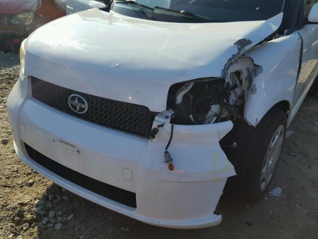 JTLKE50E581031337 - 2008 TOYOTA SCION XB WHITE photo 9