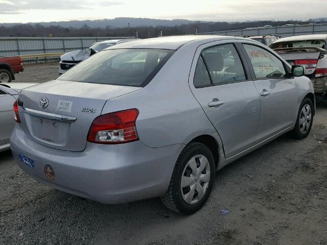 JTDBT923284035302 - 2008 TOYOTA YARIS SILVER photo 4