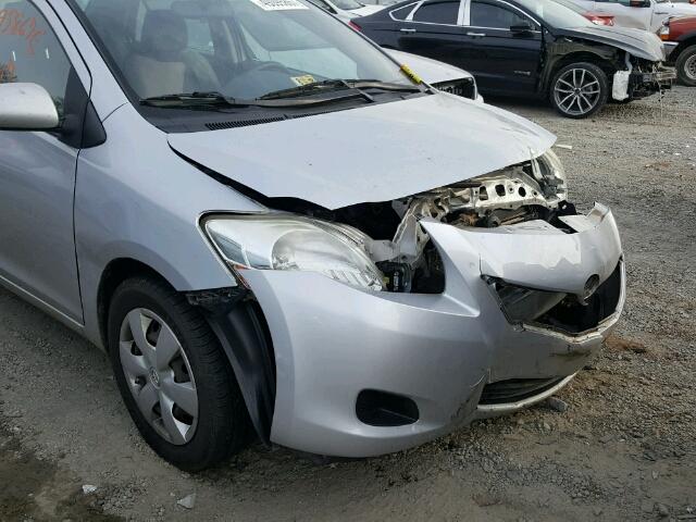 JTDBT923284035302 - 2008 TOYOTA YARIS SILVER photo 9