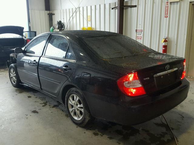 4T1BF32K94U077015 - 2004 TOYOTA CAMRY LE შავი ფოტო 3