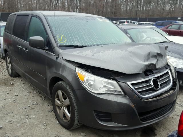 2V4RW3D17AR230965 - 2010 VOLKSWAGEN ROUTAN SE GRAY photo 1