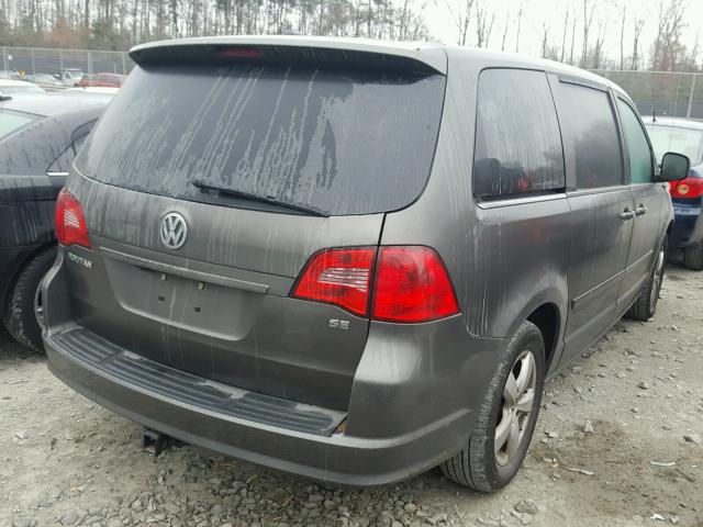 2V4RW3D17AR230965 - 2010 VOLKSWAGEN ROUTAN SE GRAY photo 4