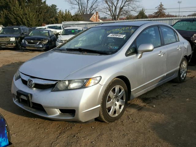 19XFA16529E021730 - 2009 HONDA CIVIC LX SILVER photo 2