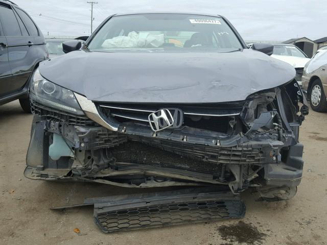 1HGCR2F38DA075370 - 2013 HONDA ACCORD LX GRAY photo 9