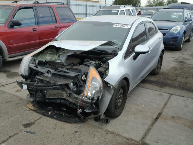 KNADM5A39E6359778 - 2014 KIA RIO LX SILVER photo 2