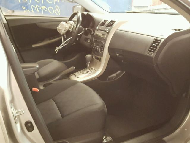 2T1BU4EE3AC427818 - 2010 TOYOTA COROLLA BA SILVER photo 5