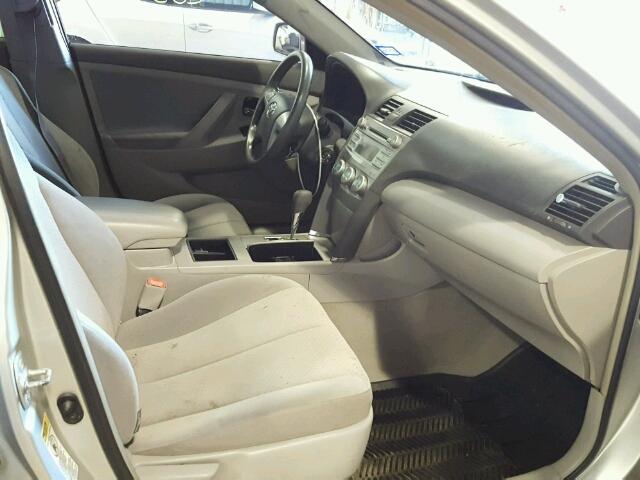 4T1BK46K58U569946 - 2008 TOYOTA CAMRY LE ვერცხლისფერი ფოტო 5