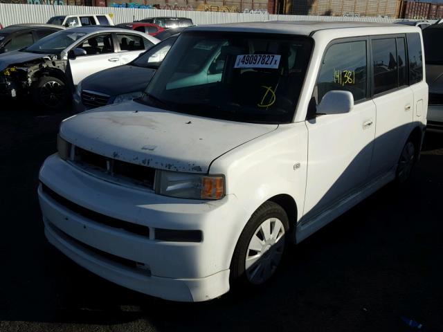 JTLKT324864065539 - 2006 TOYOTA SCION XB WHITE photo 2