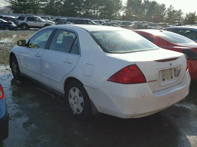 1HGCM56486A045622 - 2006 HONDA ACCORD LX WHITE photo 3