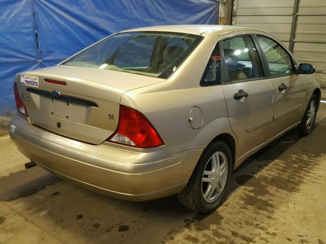 1FAFP34302W352111 - 2002 FORD FOCUS SE TAN photo 4