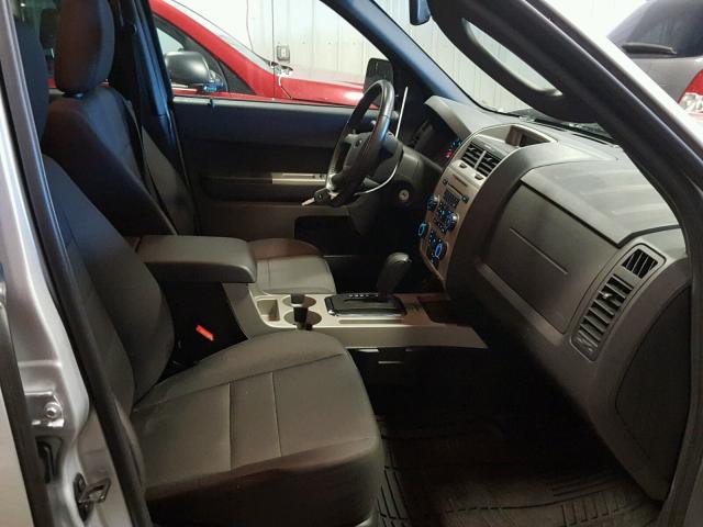 1FMCU0D77CKC67326 - 2012 FORD ESCAPE XLT SILVER photo 5