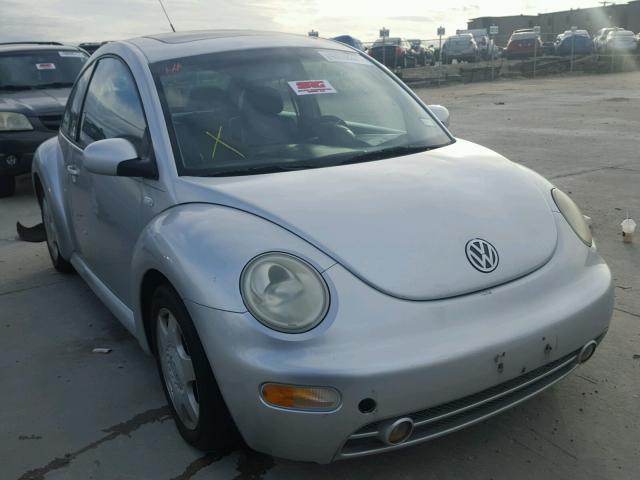 3VWCS21CX1M420985 - 2001 VOLKSWAGEN NEW BEETLE 银色 照片 1