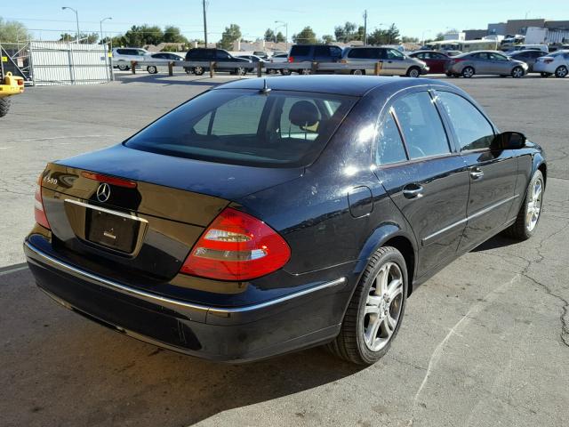 WDBUF70J75A756328 - 2005 MERCEDES-BENZ E 500 BLACK photo 4