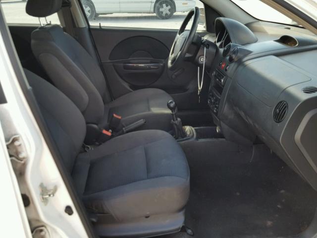 KL1TD66628B207240 - 2008 CHEVROLET AVEO BASE WHITE photo 5