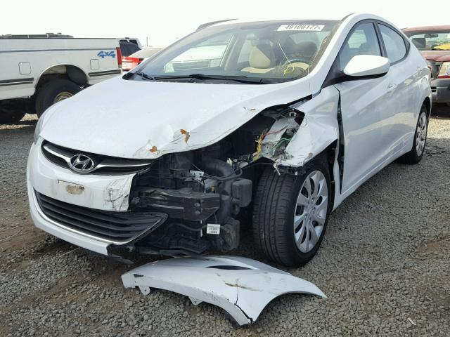 5NPDH4AE1BH003264 - 2011 HYUNDAI ELANTRA GL WHITE photo 2