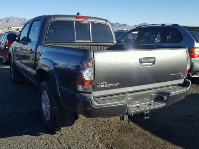 3TMJU4GN1EM159440 - 2014 TOYOTA TACOMA DOU GRAY photo 3