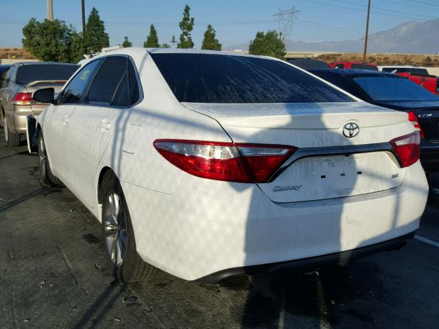 4T1BF1FK8GU183233 - 2016 TOYOTA CAMRY LE WHITE photo 3