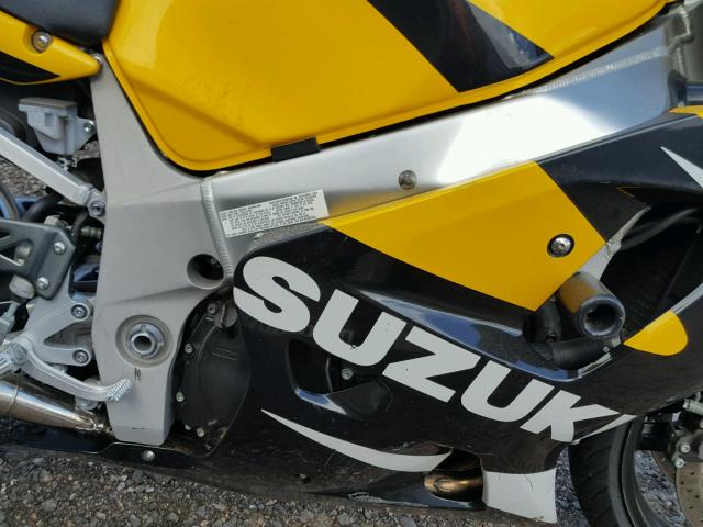 JS1GN7BA512107334 - 2001 SUZUKI GSX-R600 YELLOW photo 7