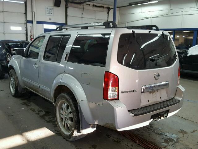 5N1AR18U56C647276 - 2006 NISSAN PATHFINDER SILVER photo 3