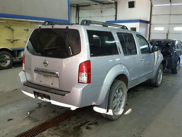 5N1AR18U56C647276 - 2006 NISSAN PATHFINDER SILVER photo 4