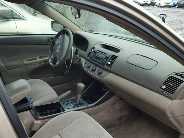 4T1BE32K33U181582 - 2003 TOYOTA CAMRY LE 金色 照片 5