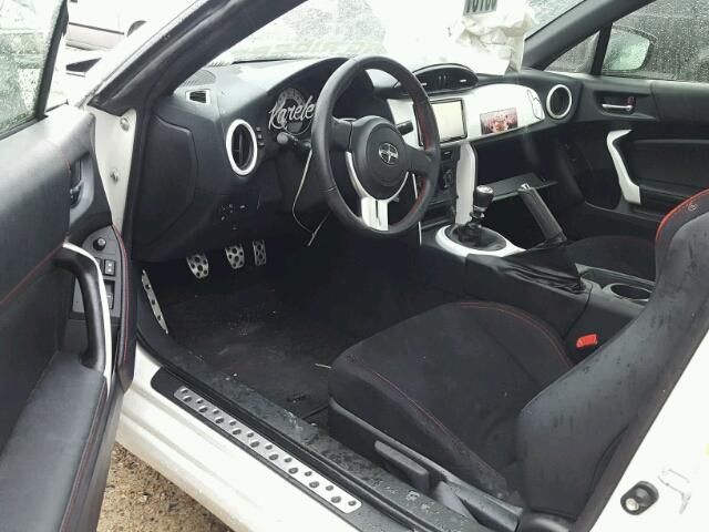 JF1ZNAA10G9703745 - 2016 TOYOTA SCION FR-S 白色 照片 9