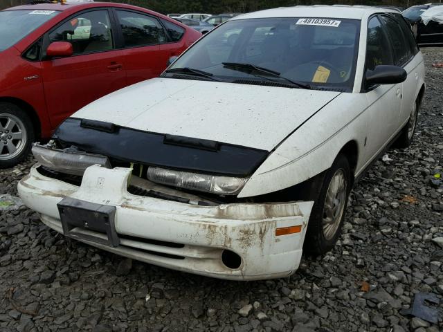 1G8ZK8279WZ236722 - 1998 SATURN SW2 WHITE photo 2