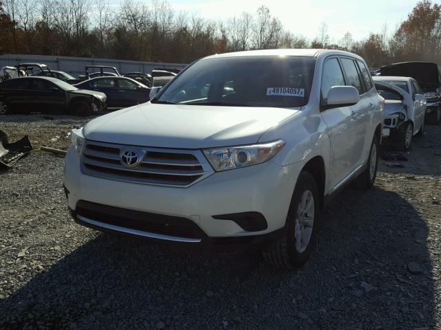 5TDZA3EH1CS026516 - 2012 TOYOTA HIGHLANDER WHITE photo 2