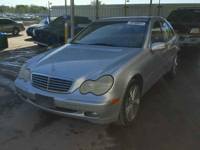 WDBRF61J72F252049 - 2002 MERCEDES-BENZ C 240 SILVER photo 2